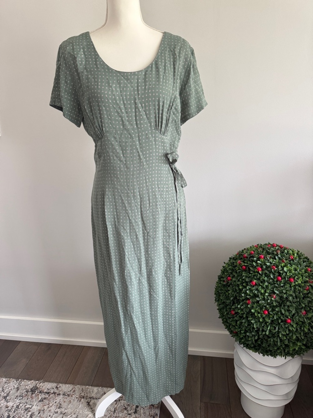 Mica Sage Green Polka Dot Maxi Dress Sz 10- 100%Rayon